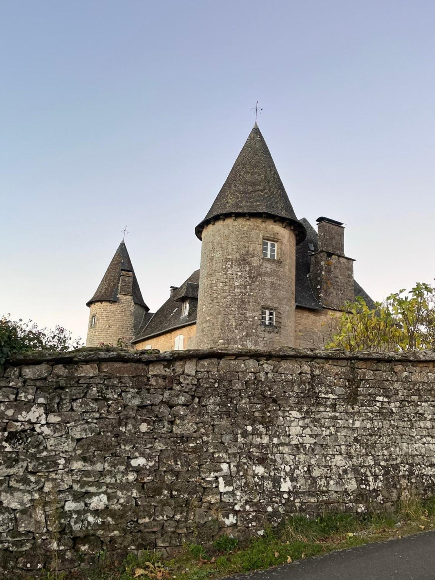 Le Cantou Affieux Bagian luar foto