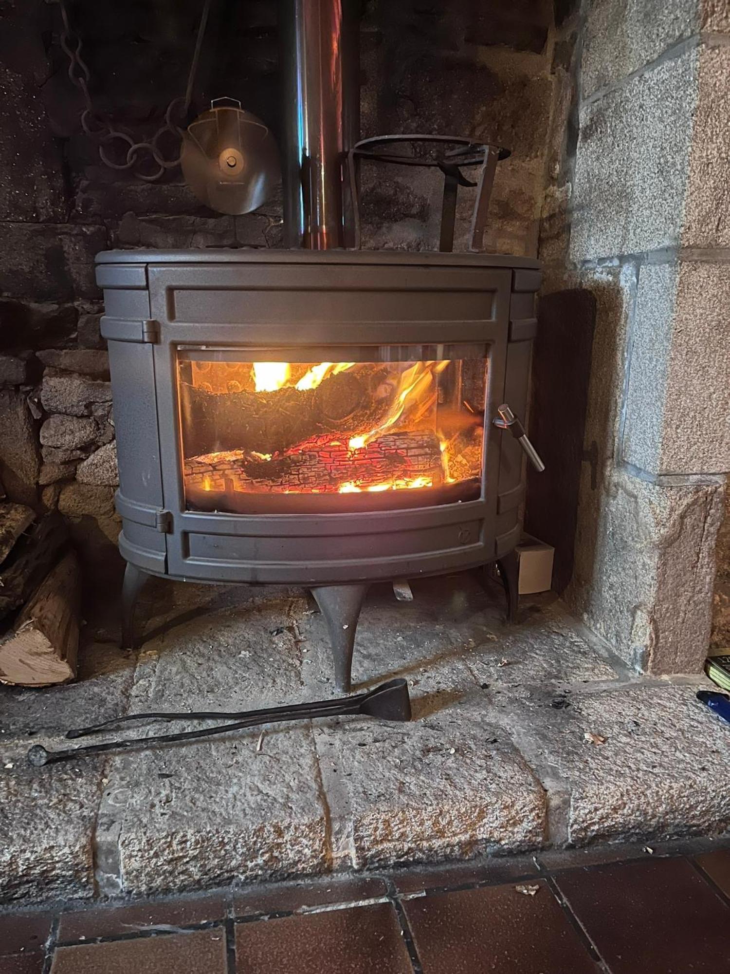 Le Cantou Affieux Bagian luar foto