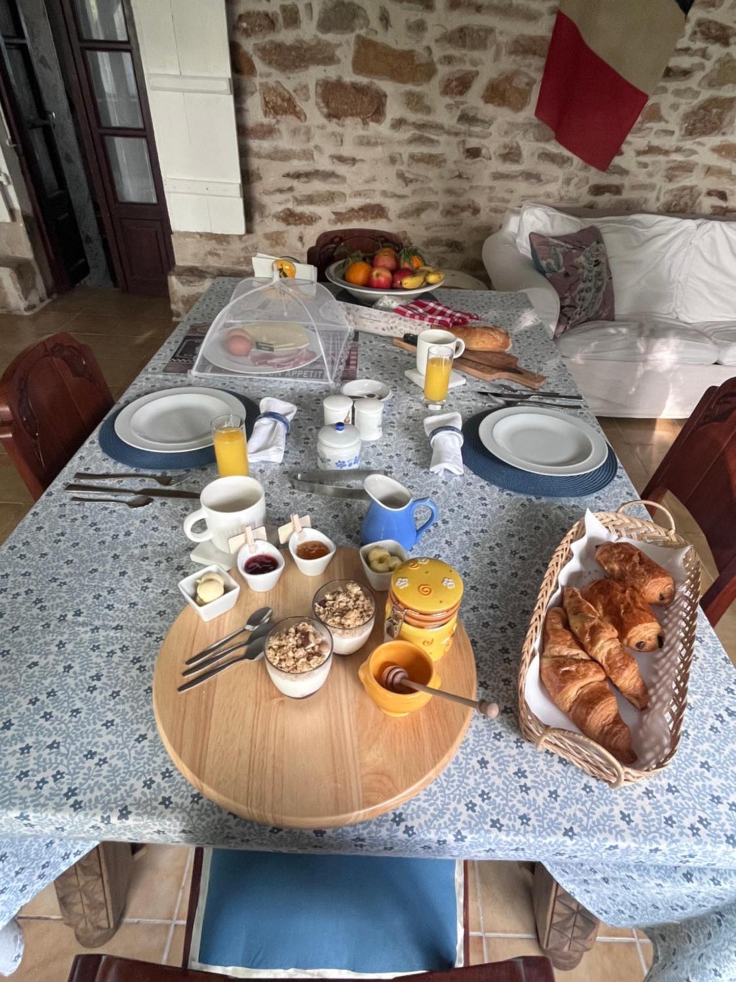 Le Cantou Affieux Bagian luar foto