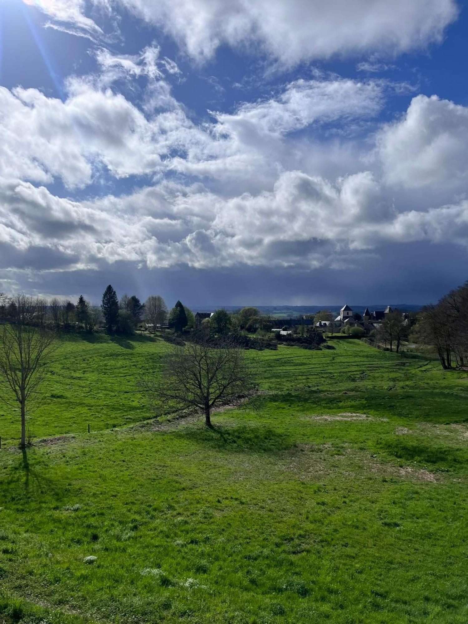 Le Cantou Affieux Bagian luar foto